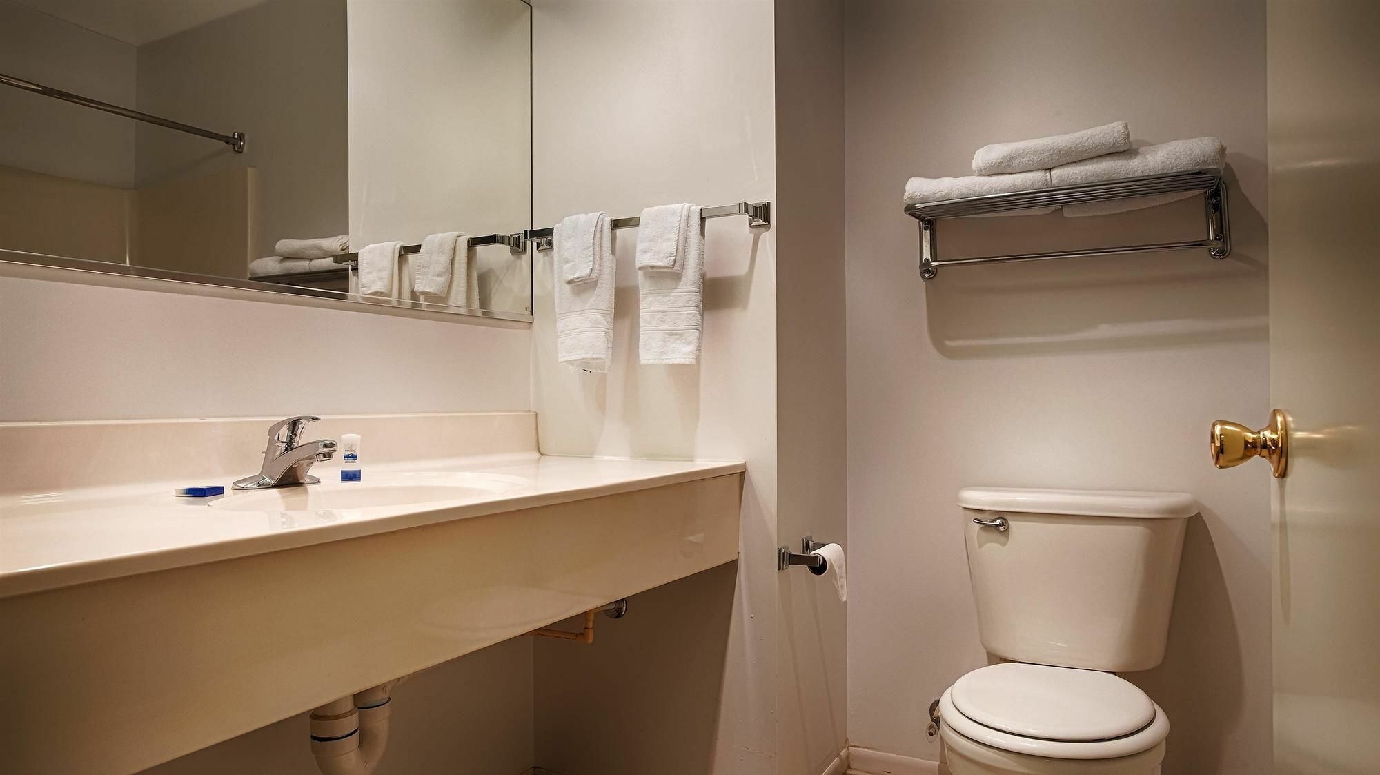 Surestay Plus Hotel By Best Western ברקלי ספרינגס מראה חיצוני תמונה
